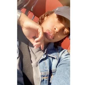 Meet your Posher, Simone